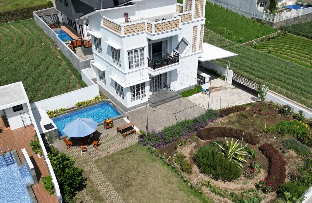 representative lifestyle 120 sq yard plot option at Omaxe Eternity 2